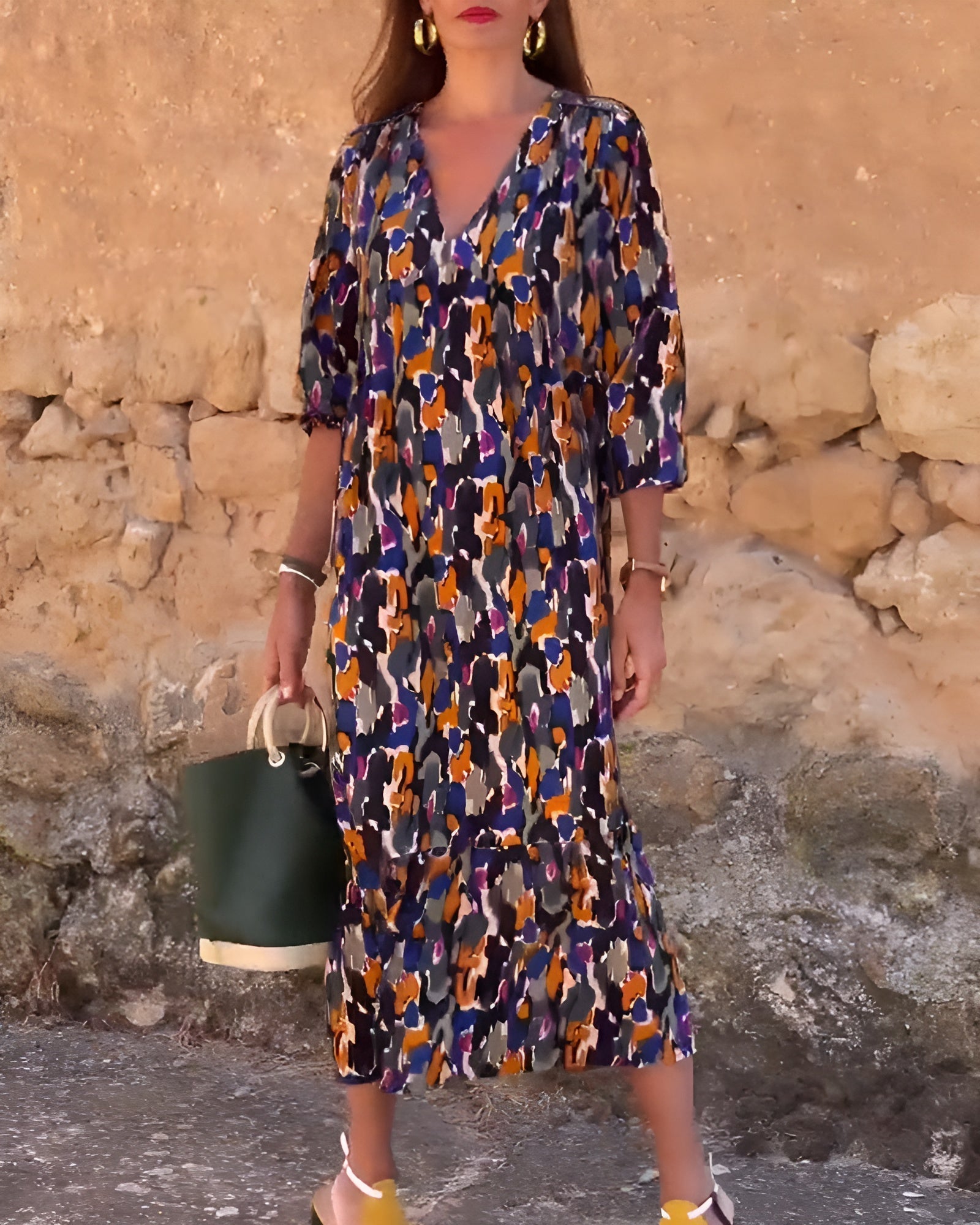 VIOLETTA | Long V-Neck Dress with Retro Print for Elegant Comfort on Any Occasion