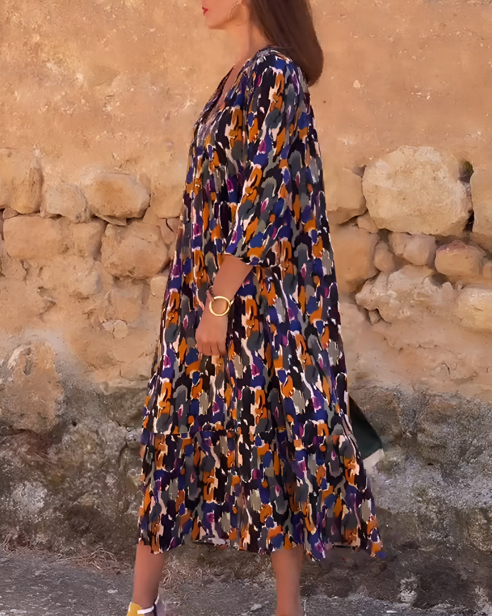 VIOLETTA | Long V-Neck Dress with Retro Print for Elegant Comfort on Any Occasion