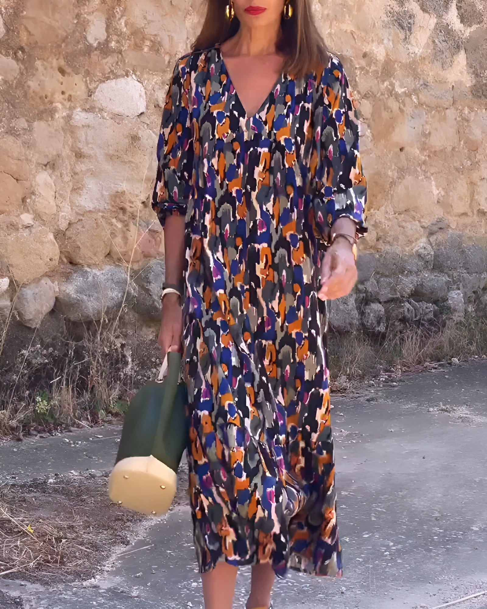 VIOLETTA | Long V-Neck Dress with Retro Print for Elegant Comfort on Any Occasion