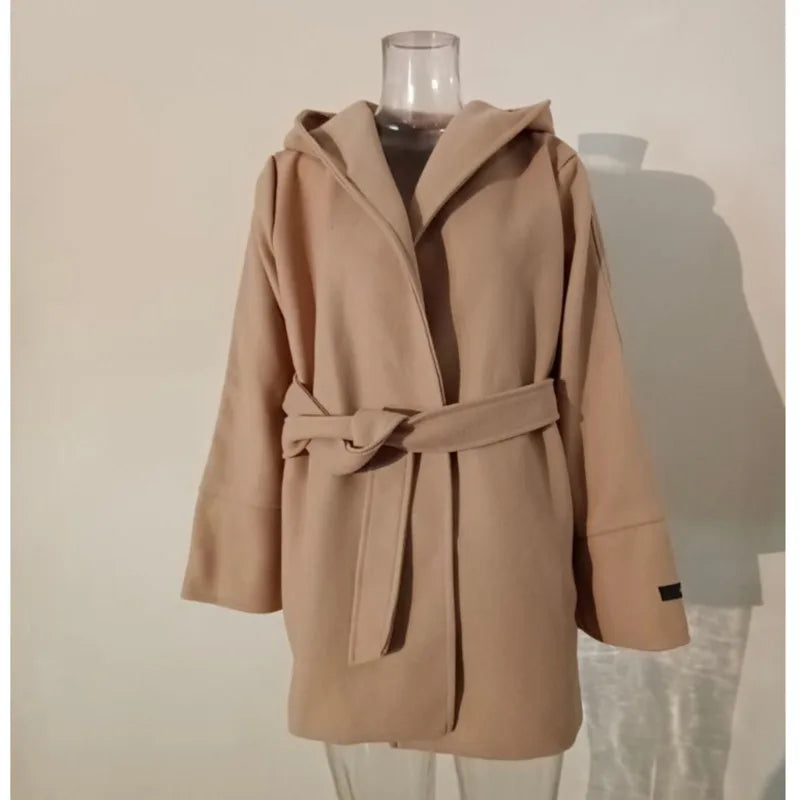 Elira – Wool coat with hood
