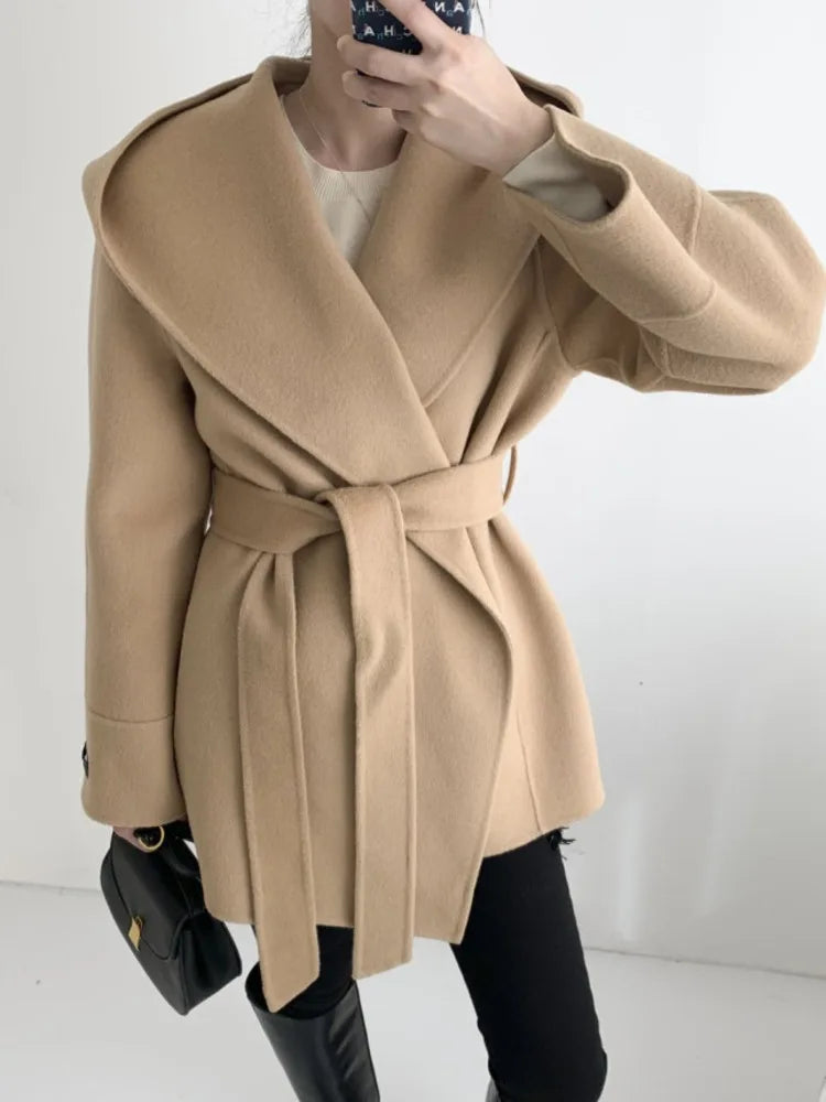 Elira – Wool coat with hood