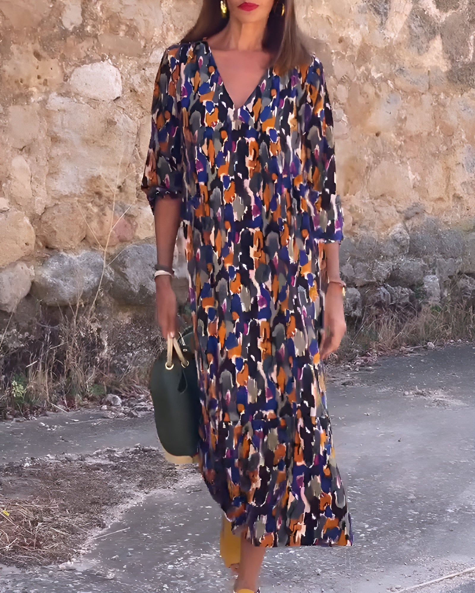 VIOLETTA | Long V-Neck Dress with Retro Print for Elegant Comfort on Any Occasion